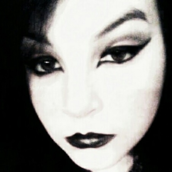 Meet your Posher, Sara - Picture 1 of 1